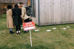 Landlord Requiring Renters Insurance: Is That Legal?